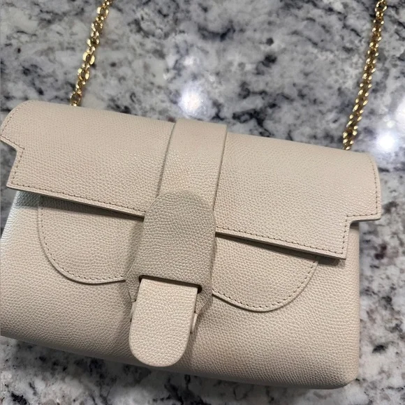 Senreve Aria Belt Bag in pebbled leather in cream color - Picture 2 of 6